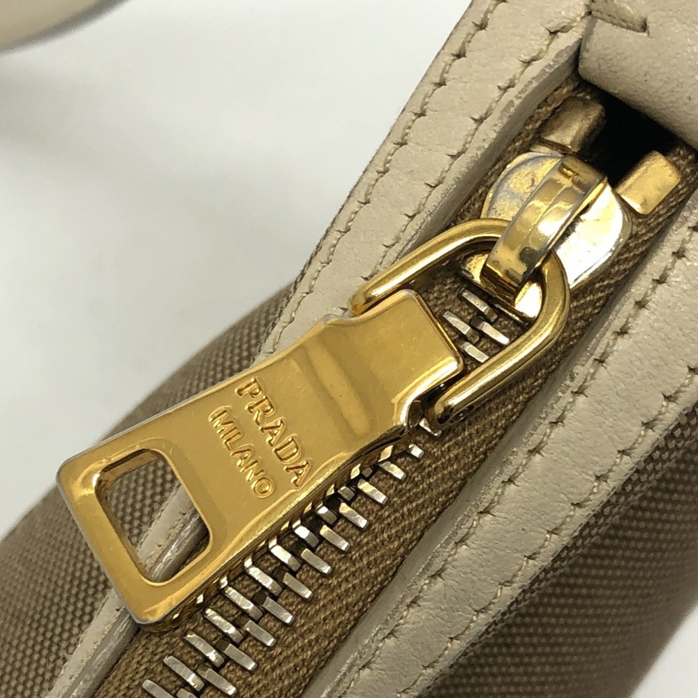 PRADA Cream Leather Shoulder Bag - Picture 10 of 16